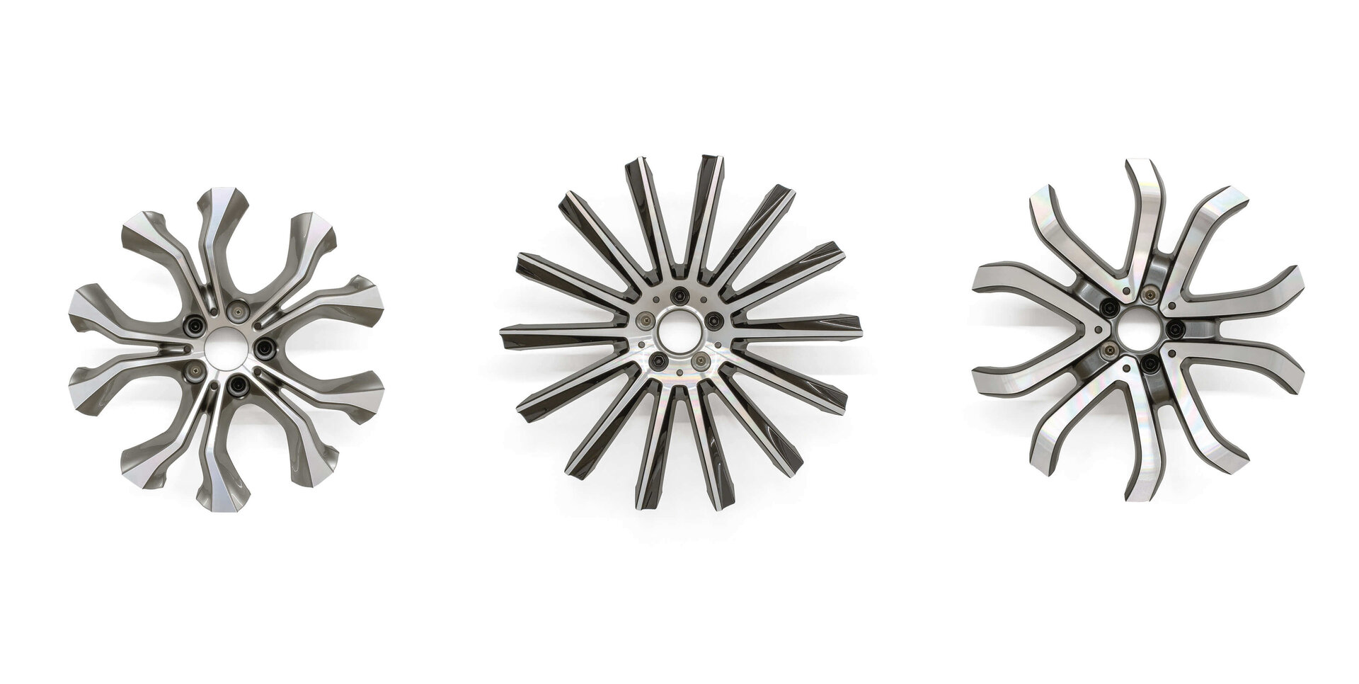 Drei futuristisch geformte Leichtmetallräder aus Aluminium – Skulptur von Yngve Holen, Boros Collection.