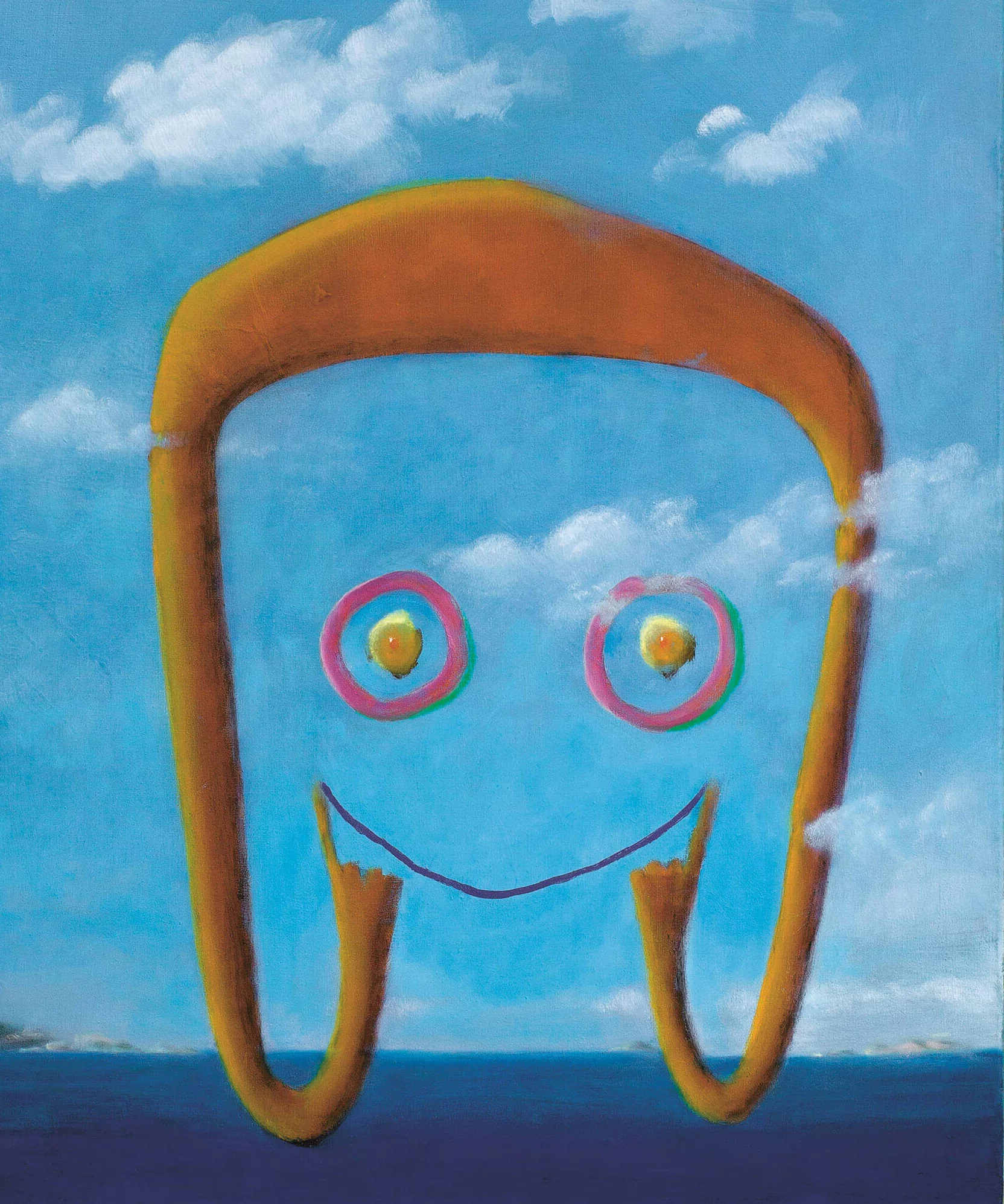 Gemaltes Gesicht im Himmel mit Wolkenaugen und breitem Lächeln über dem Meer; surrealistisches Werk von Uwe Henneken.